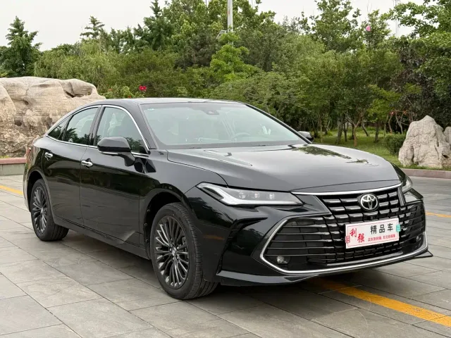 Toyota Avalon — Фото автомобиля 3