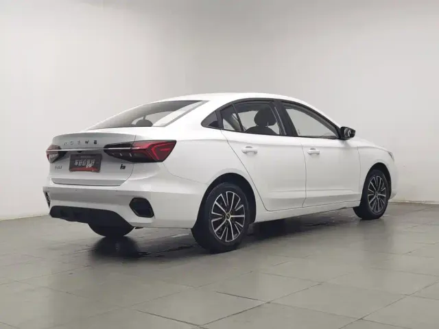 Roewe i5 — Фото автомобиля 2