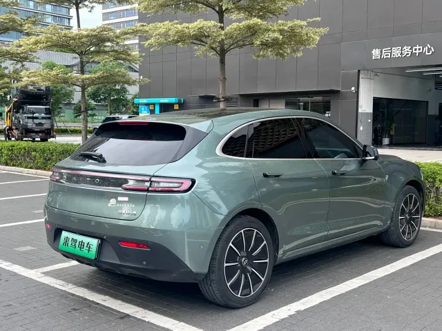 Aito M5 — Фото автомобиля 6