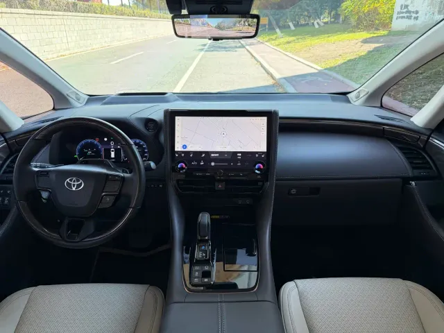 Toyota Alphard — Фото автомобиля 8