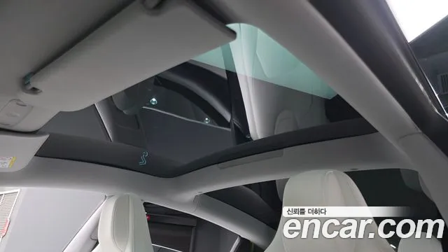 Tesla Model 3 — Фото автомобиля 22