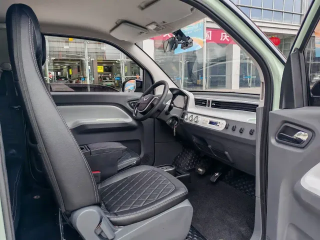 Wuling Hongguang Mini EV — Фото автомобиля 11