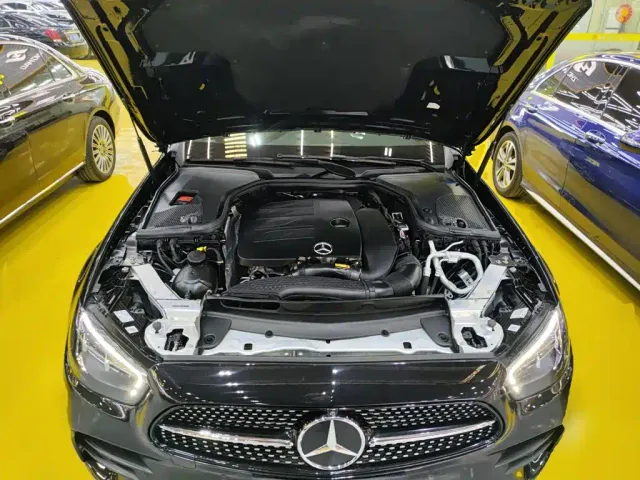 Mercedes-Benz E-Class — Фото автомобиля 9