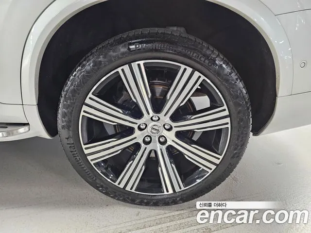 Вольво XC90 — Фото автомобиля 18