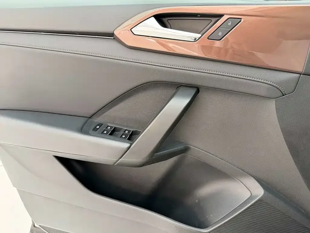 Volkswagen Tharu 2022 330TSI AWD Flagship Edition — Фото автомобиля 16