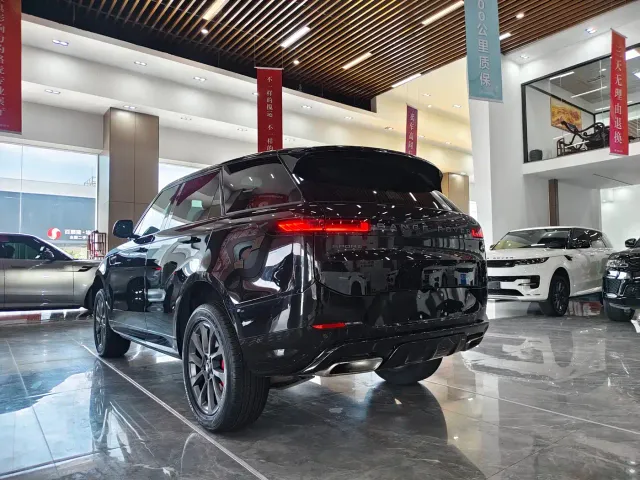 Land Rover Range Rover Sport — Фото автомобиля 17