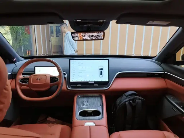 Dongfeng eπ 008 — Фото автомобиля 9
