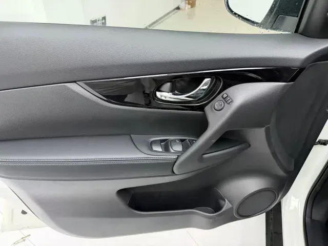 Nissan X-Trail — Фото автомобиля 10