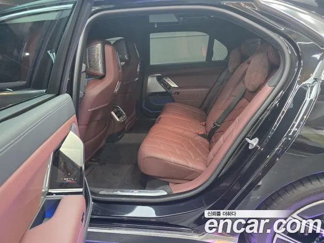 BMW 7-Series 7 серия (G70) 740i xDrive M Sport — Фото автомобиля 18