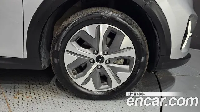 Kia Niro — Фото автомобиля 21