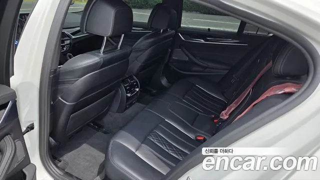 BMW 5-Series 5 серия (G30) — Фото автомобиля 11