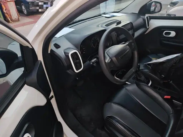 Roewe Clever — Фото автомобиля 15