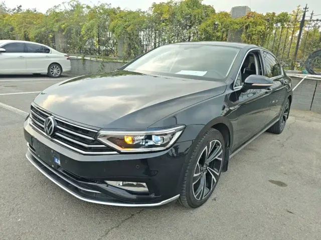 Фотография автомобиля — Volkswagen Magotan