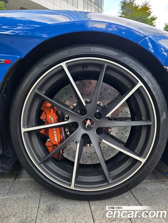 McLaren 720S — Фото автомобиля 5