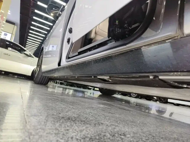 Li Auto MEGA — Фото автомобиля 21