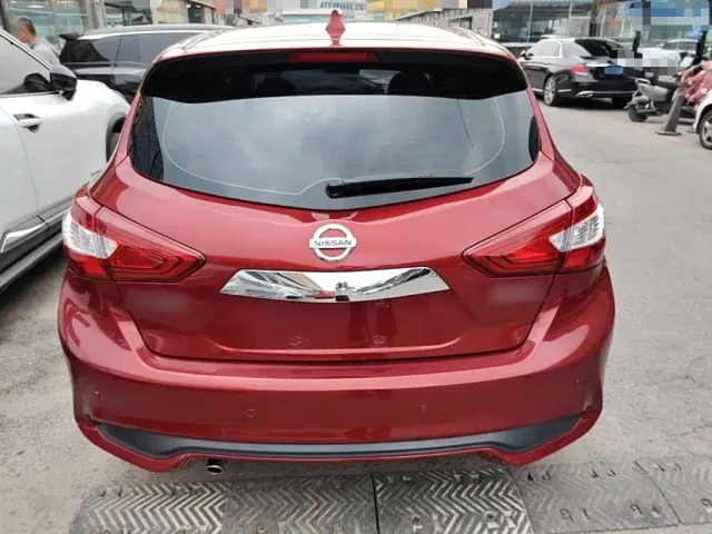 Nissan Tiida — Фото автомобиля 5