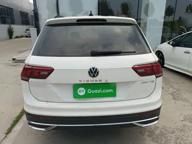 Volkswagen Tiguan L — Фото автомобиля 5