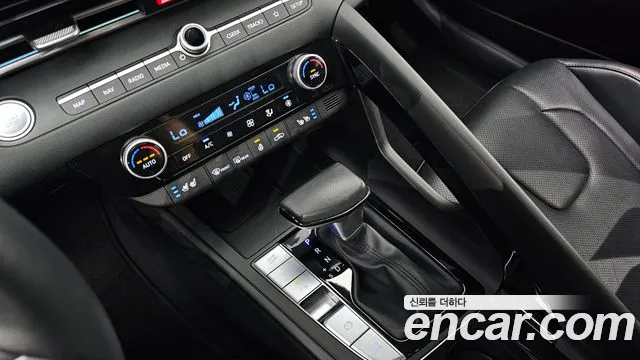 Hyundai Avante CN7 — Фото автомобиля 12