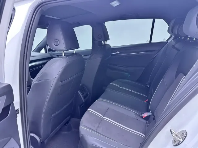 Volkswagen Golf — Фото автомобиля 8