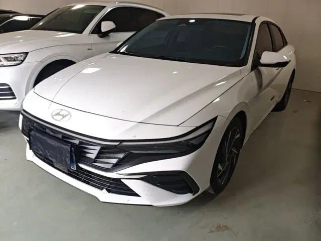 Фотография автомобиля — Hyundai Elantra