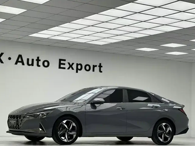 Hyundai Elantra — Фото автомобиля 5
