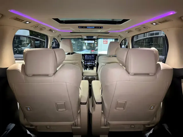 Toyota Vellfire — Фото автомобиля 8