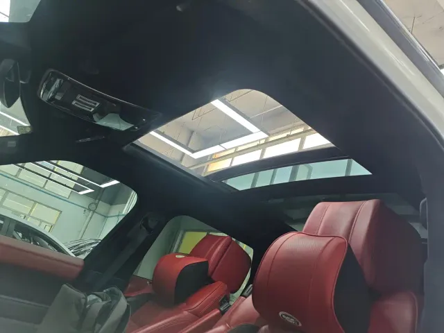 Land Rover Range Rover Sport — Фото автомобиля 15