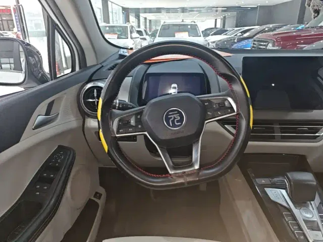 BYD Yuan Pro — Фото автомобиля 10