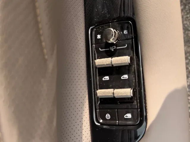 Geely Galaxy Xingyao 8 — Фото автомобиля 8