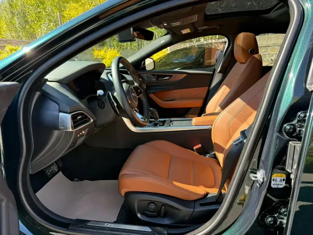 Jaguar XEL — Фото автомобиля 7