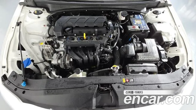 Hyundai Avante CN7 — Фото автомобиля 9
