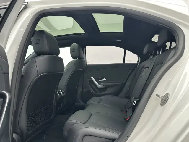 Mercedes-Benz A-Class — Фото автомобиля 6