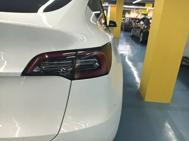 Tesla Model Y — Фото автомобиля 7
