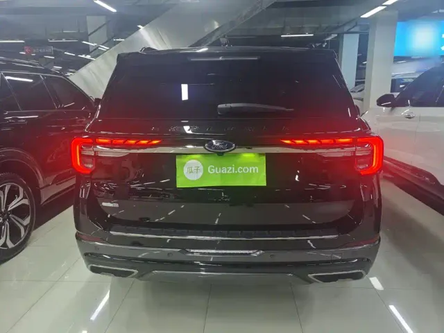 Ford Explorer — Фото автомобиля 9
