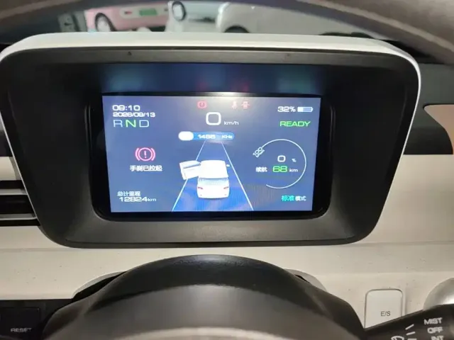 Wuling Hongguang Mini EV — Фото автомобиля 7