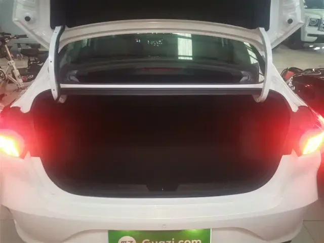 Changan Eado — Фото автомобиля 18