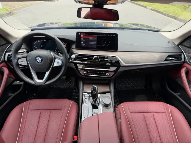 BMW 5 Series — Фото автомобиля 5