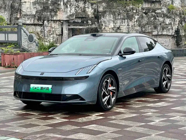 Lynk & Co Z10 — Фото автомобиля 4