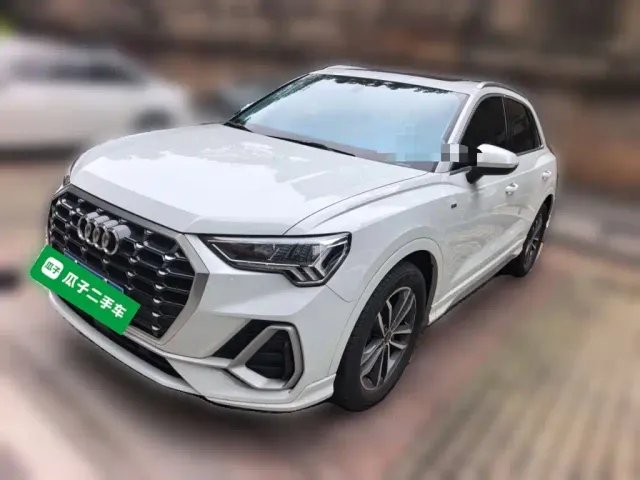 Фотография автомобиля — Audi Q3