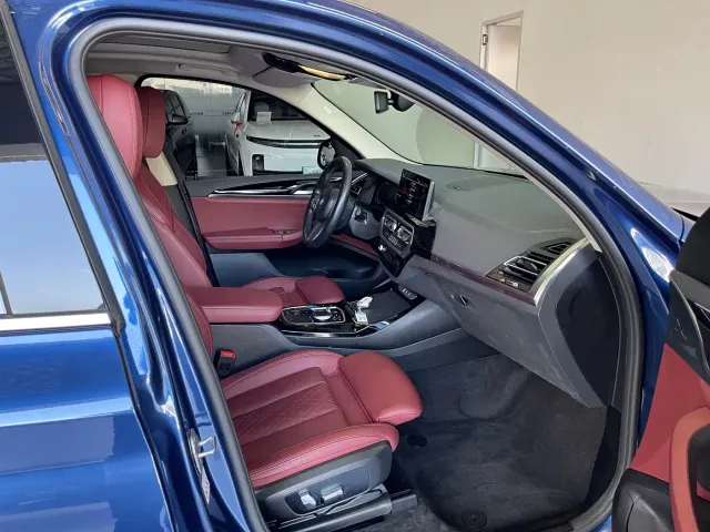 BMW iX3 — Фото автомобиля 30