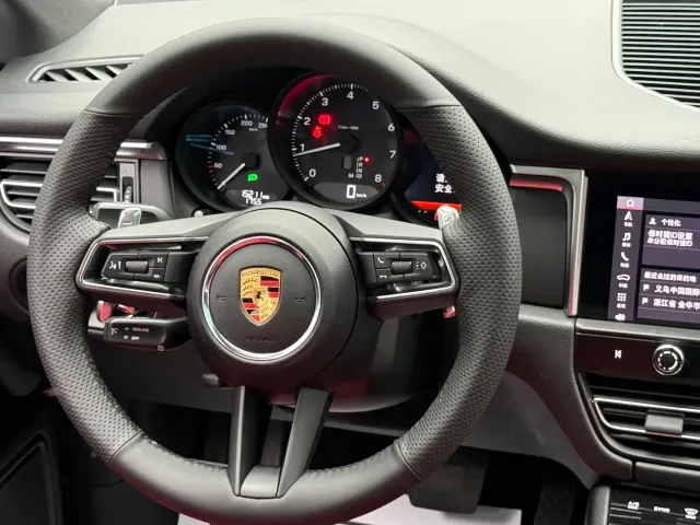 Porsche Macan — Фото автомобиля 25