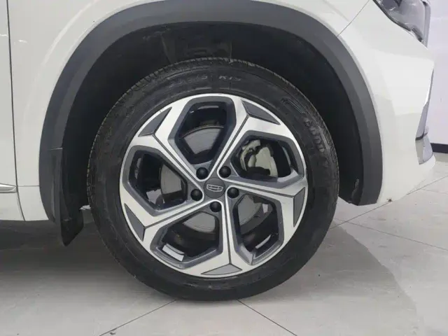 Geely Xingyue L — Фото автомобиля 6