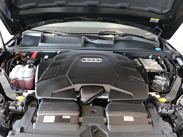 Audi Q7 — Фото автомобиля 9