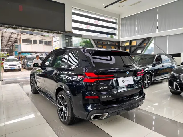 BMW X5 — Фото автомобиля 4