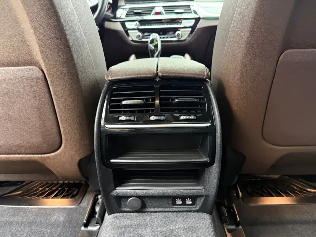 BMW 5 Series — Фото автомобиля 17