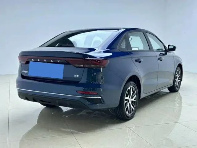 Geely Emgrand — Фото автомобиля 7