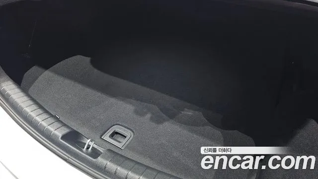 Hyundai Grandeur (New) Hybrid — Фото автомобиля 27