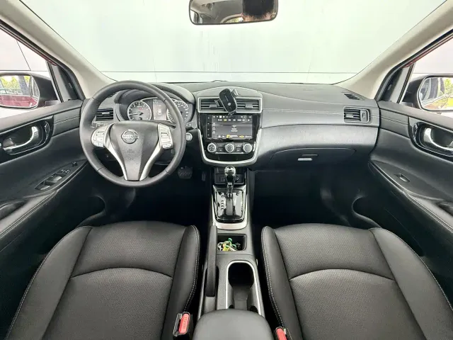 Nissan Tiida — Фото автомобиля 9