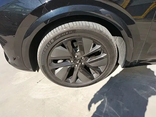 Li Auto L7 — Фото автомобиля 22