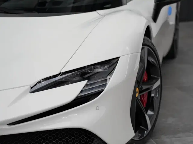 Ferrari SF90 — Фото автомобиля 14